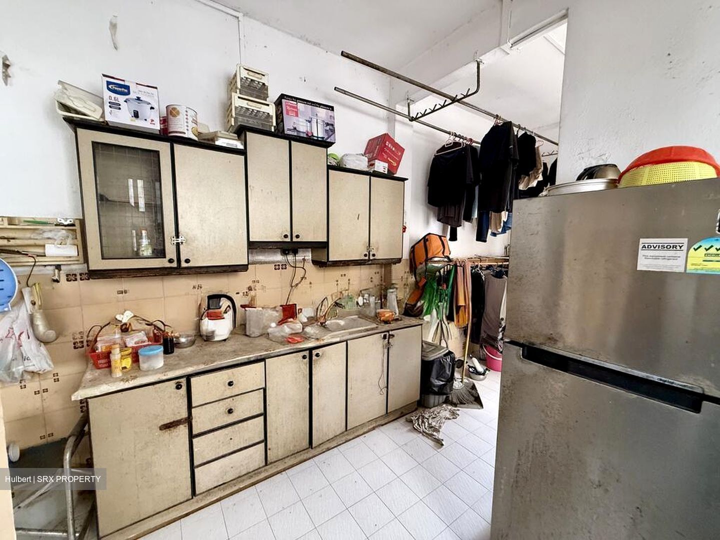 Changi Road (D14), Shop House #593657291